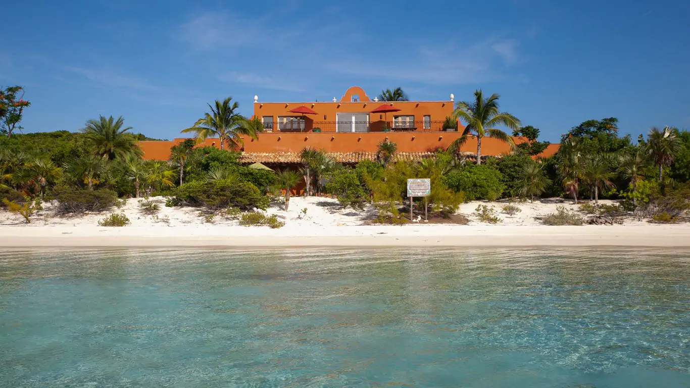 L Hacienda | Bahamian Islands