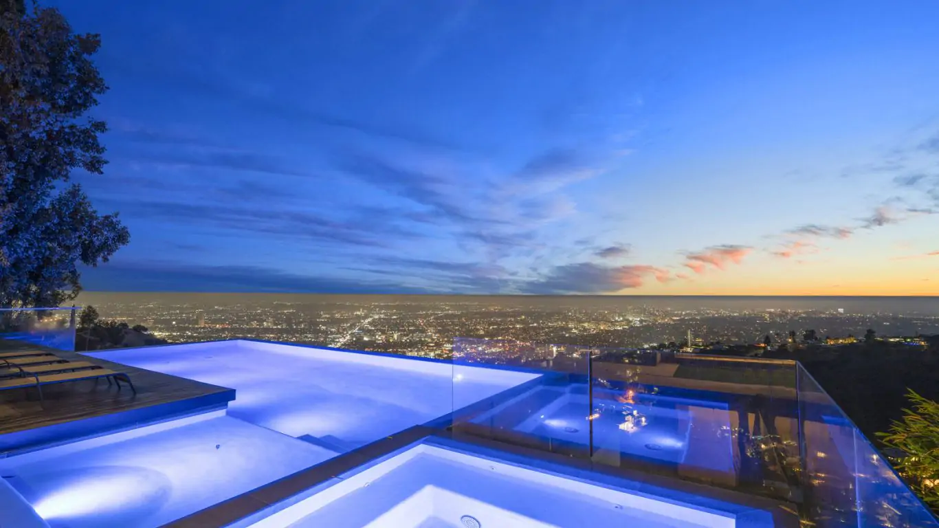 Villa Kezia | Los Angeles