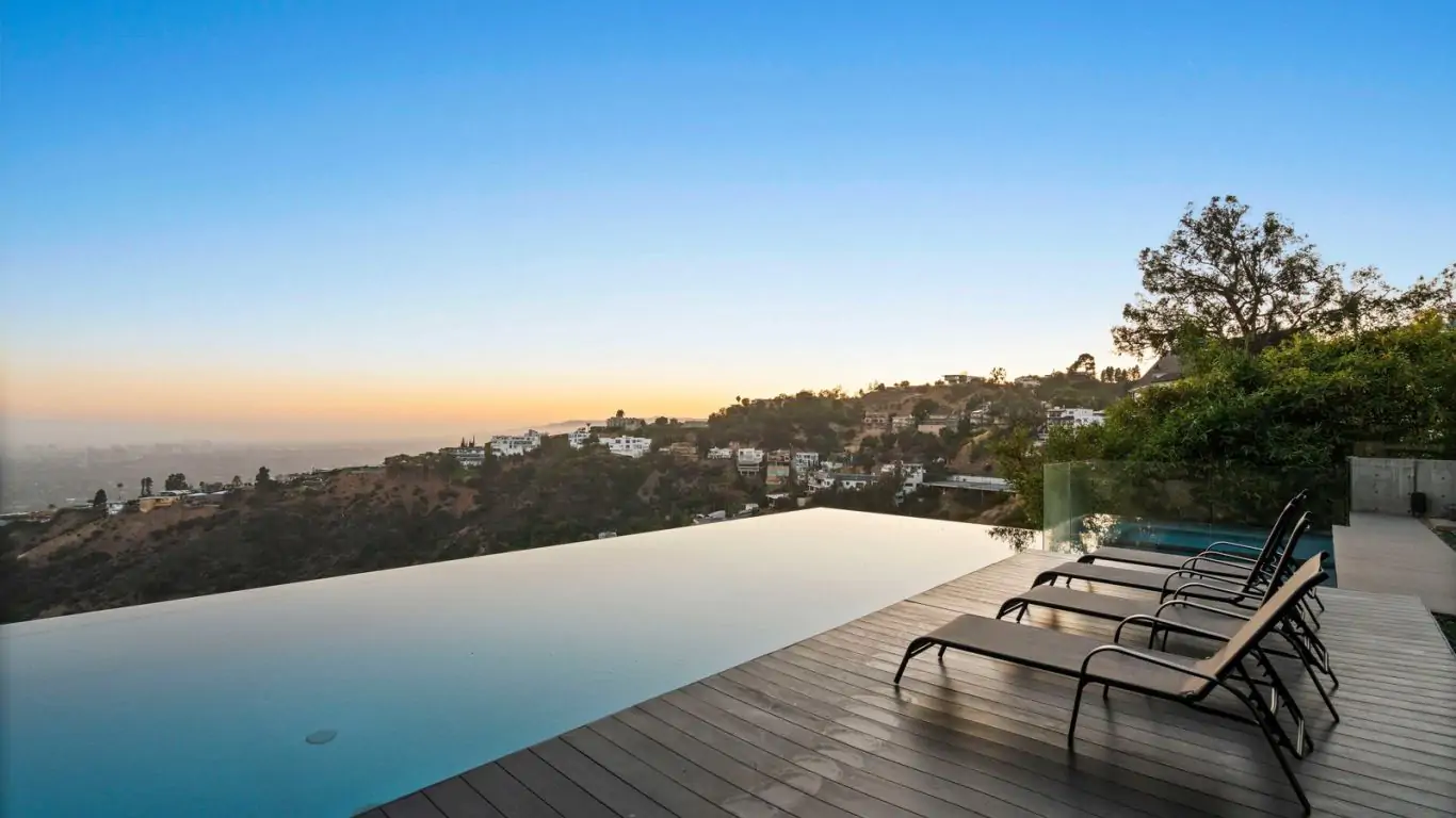 Villa Kezia | Los Angeles