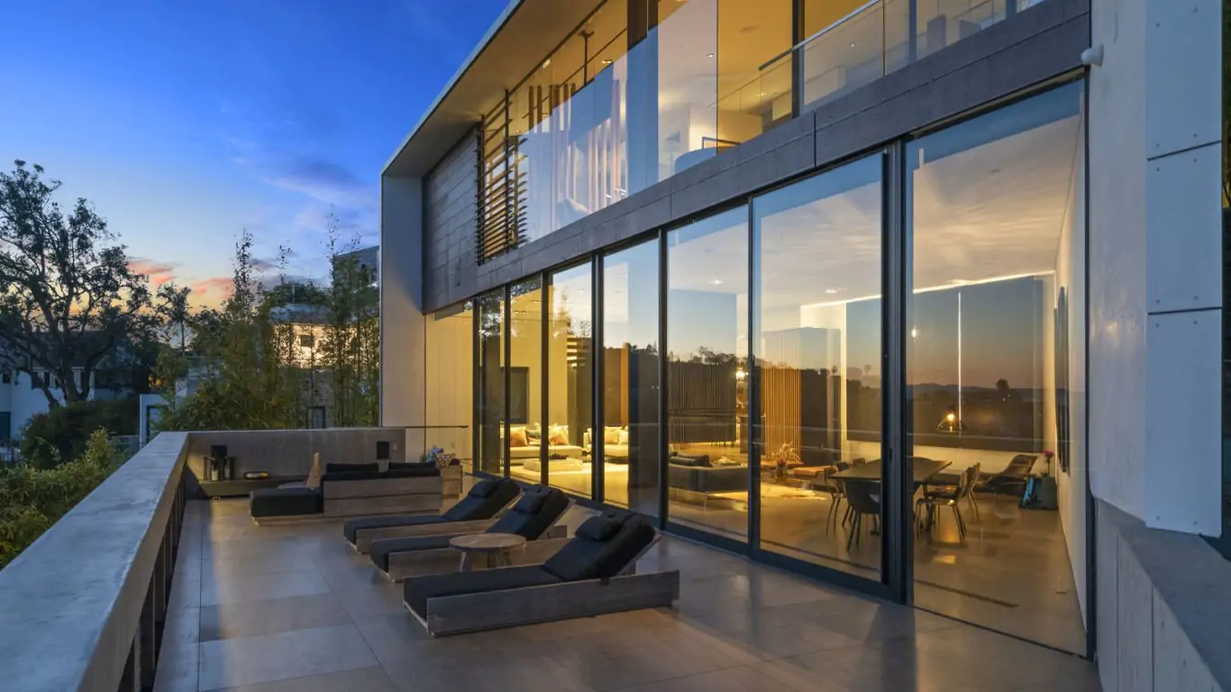 Villa Kezia | Los Angeles