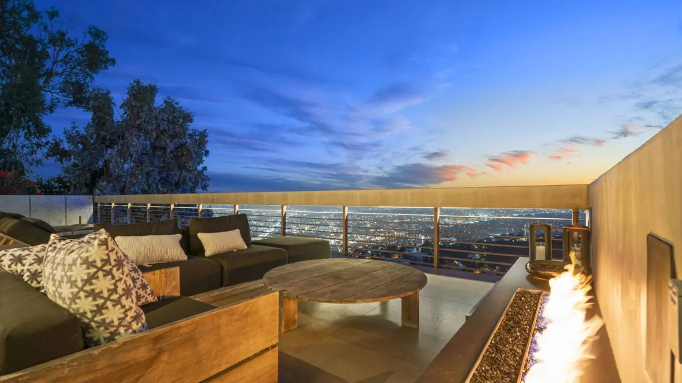 Villa Kezia | Los Angeles