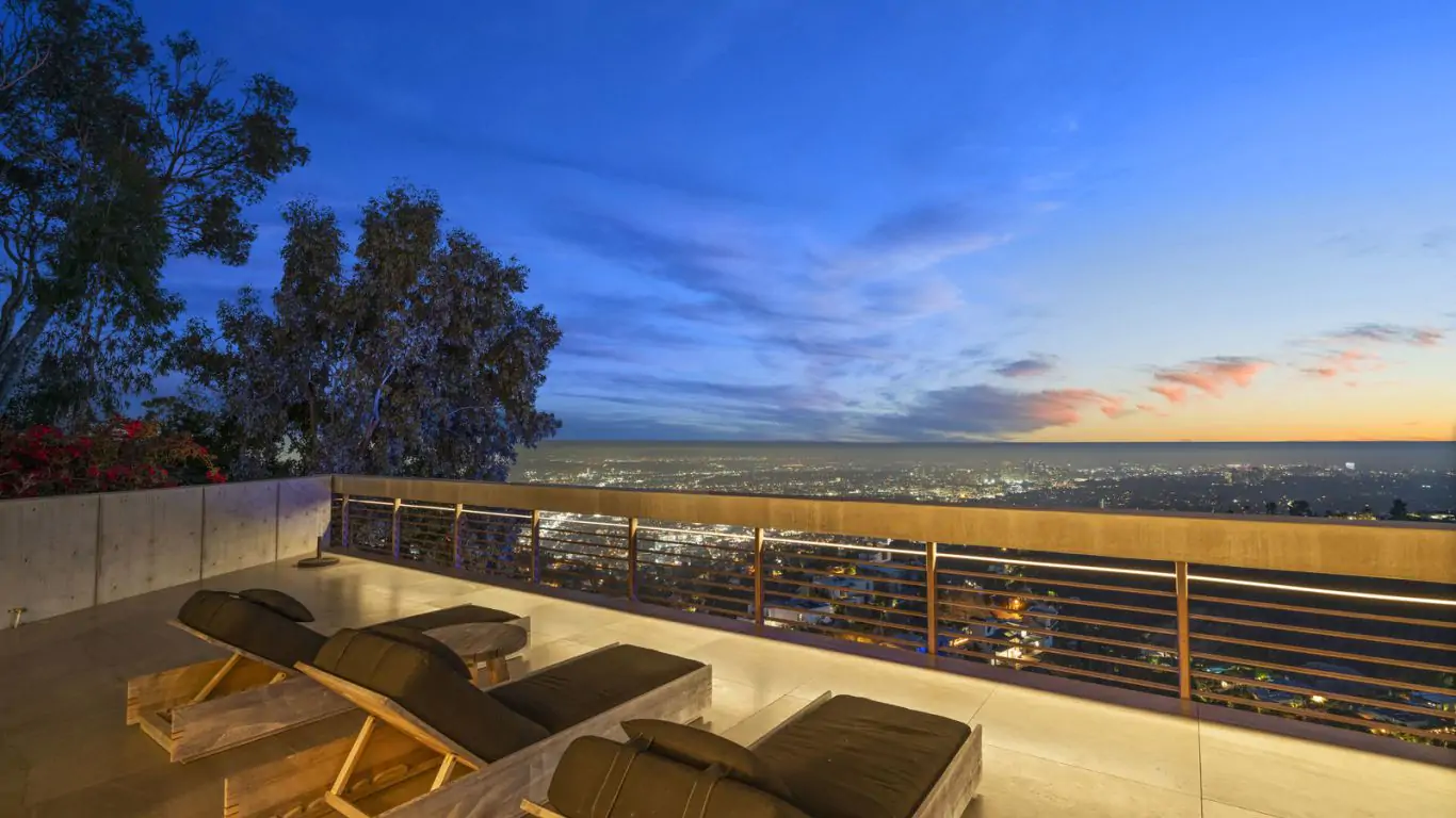 Villa Kezia | Los Angeles