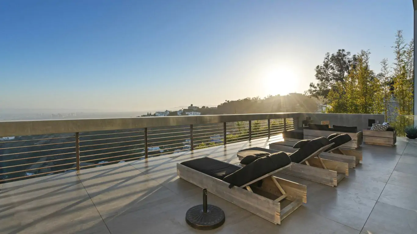 Villa Kezia | Los Angeles