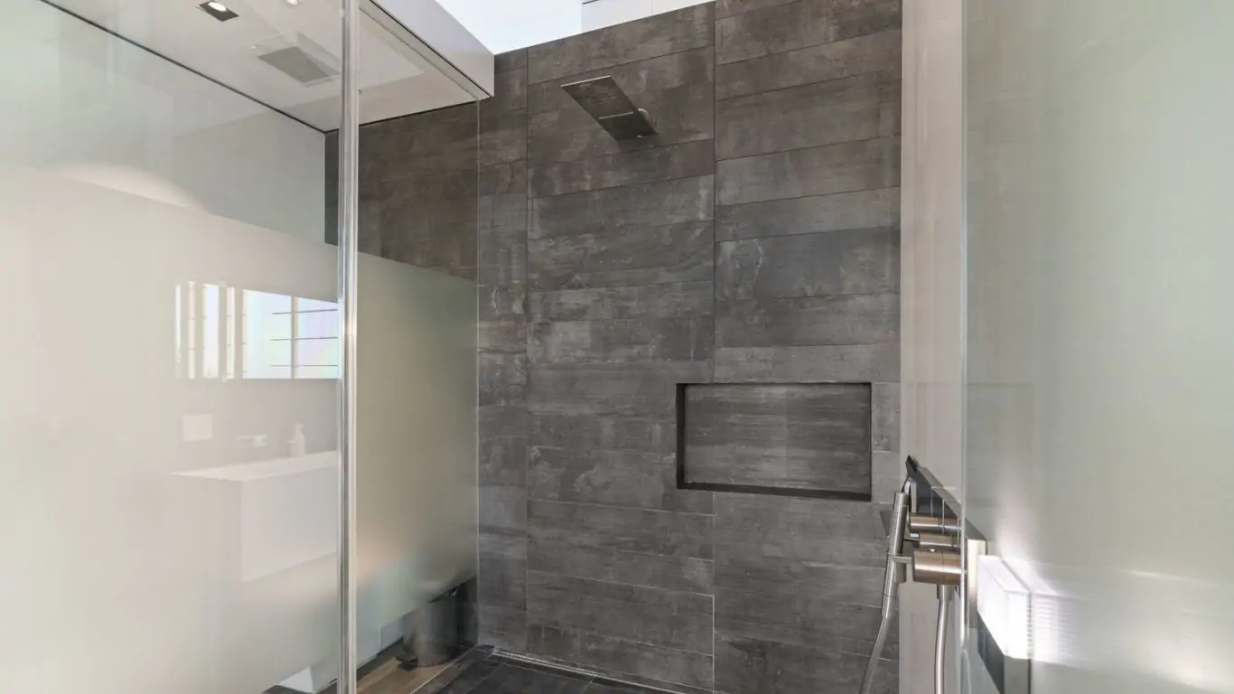 Villa Kezia | Los Angeles