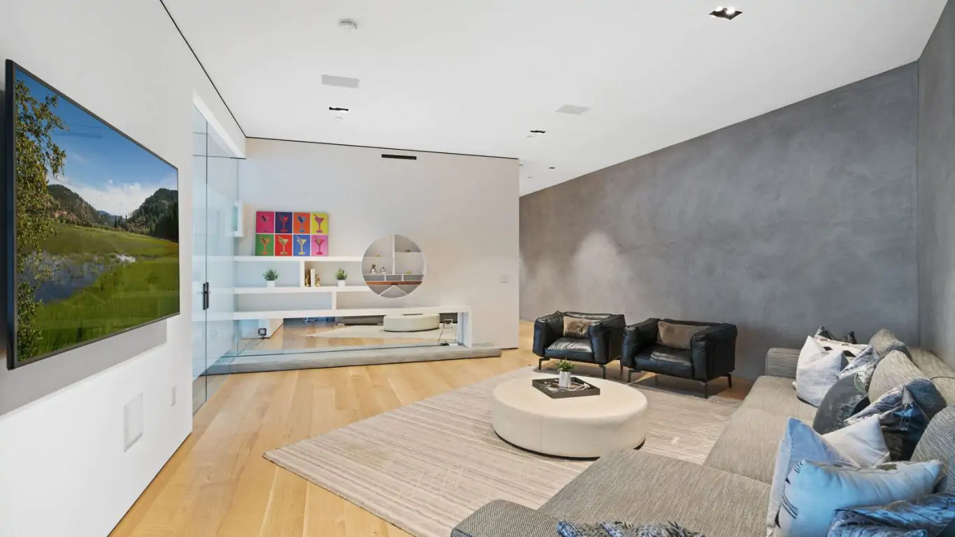 Villa Kezia | Los Angeles