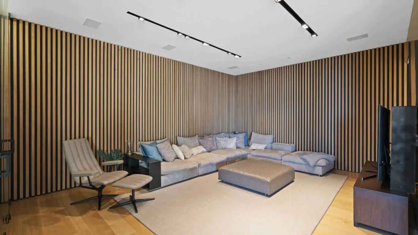 Villa Kezia | Los Angeles