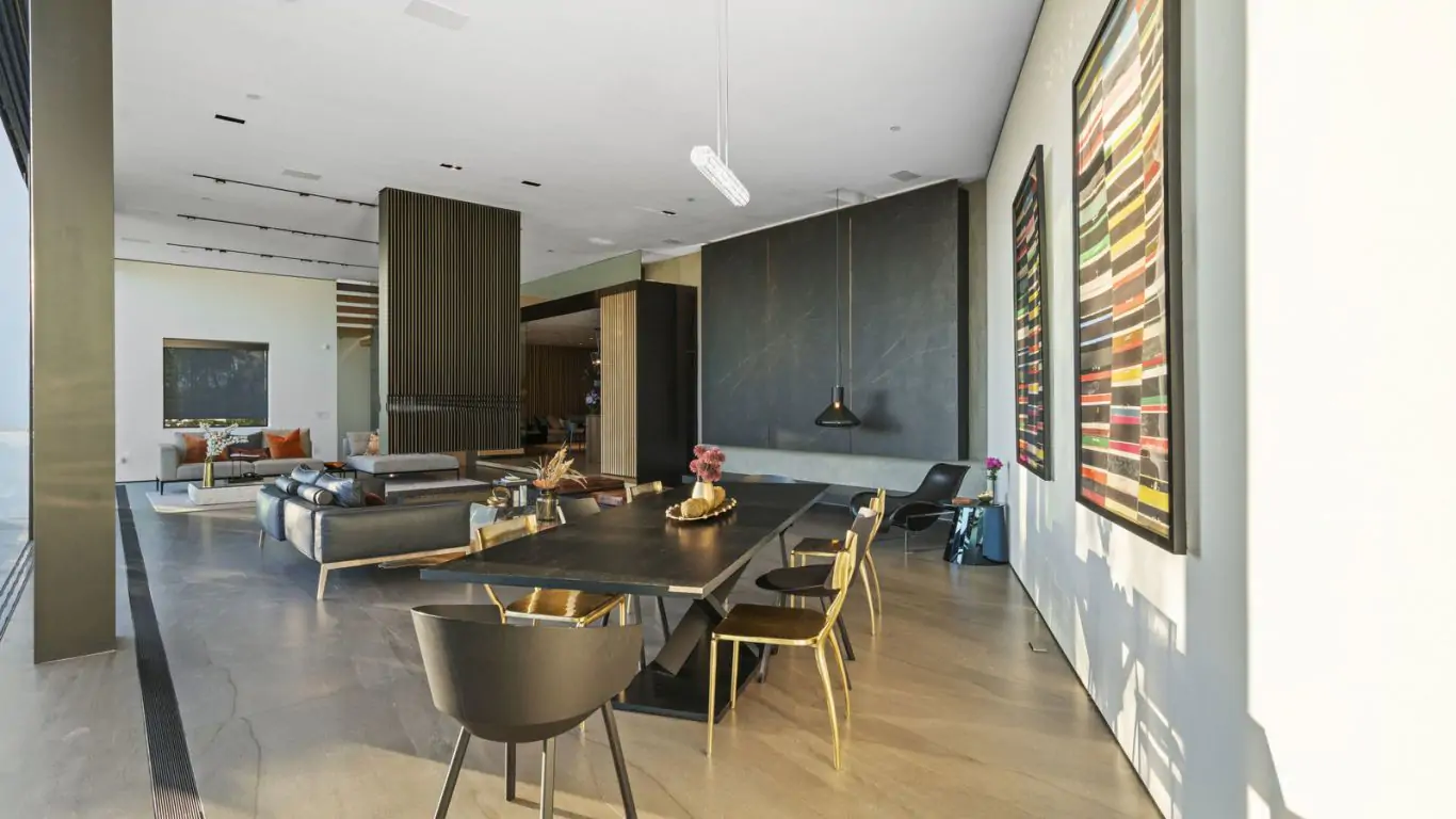 Villa Kezia | Los Angeles