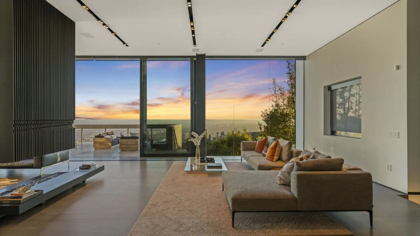 Villa Kezia | Los Angeles