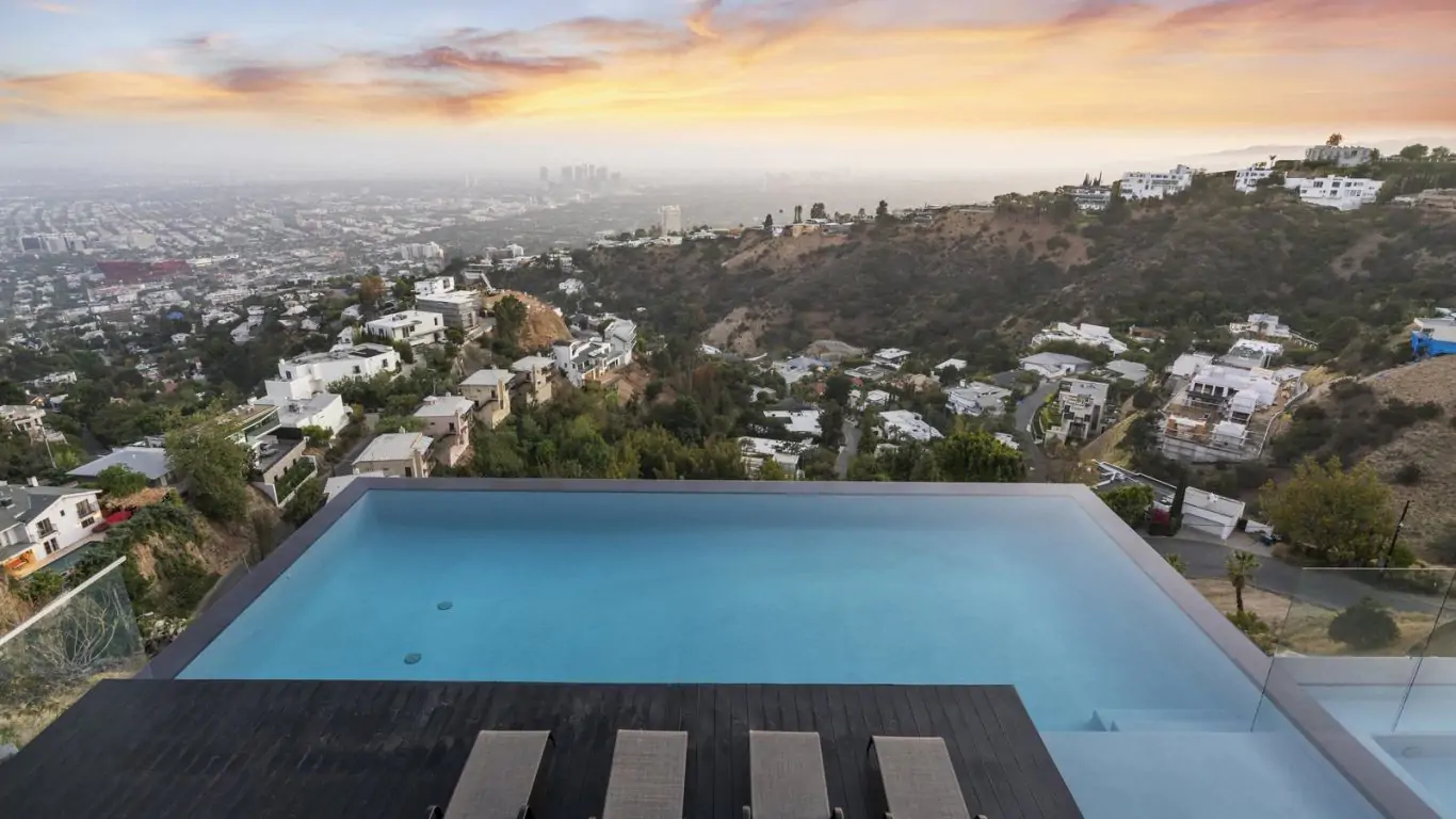 Villa Kezia | Los Angeles