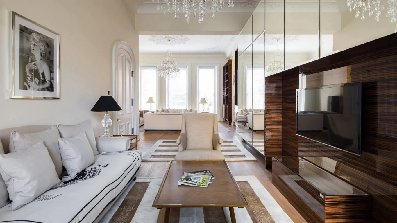 Townhouse Priscilla | London