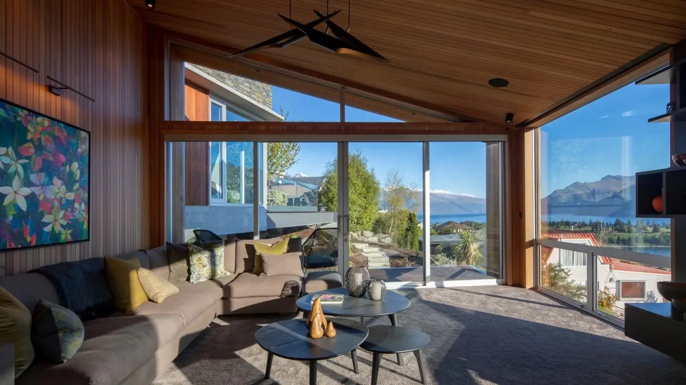 Ladena | New Zealand