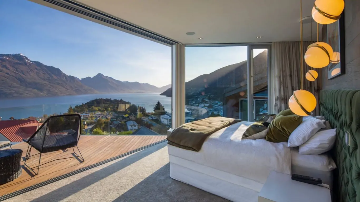 Ladena | New Zealand