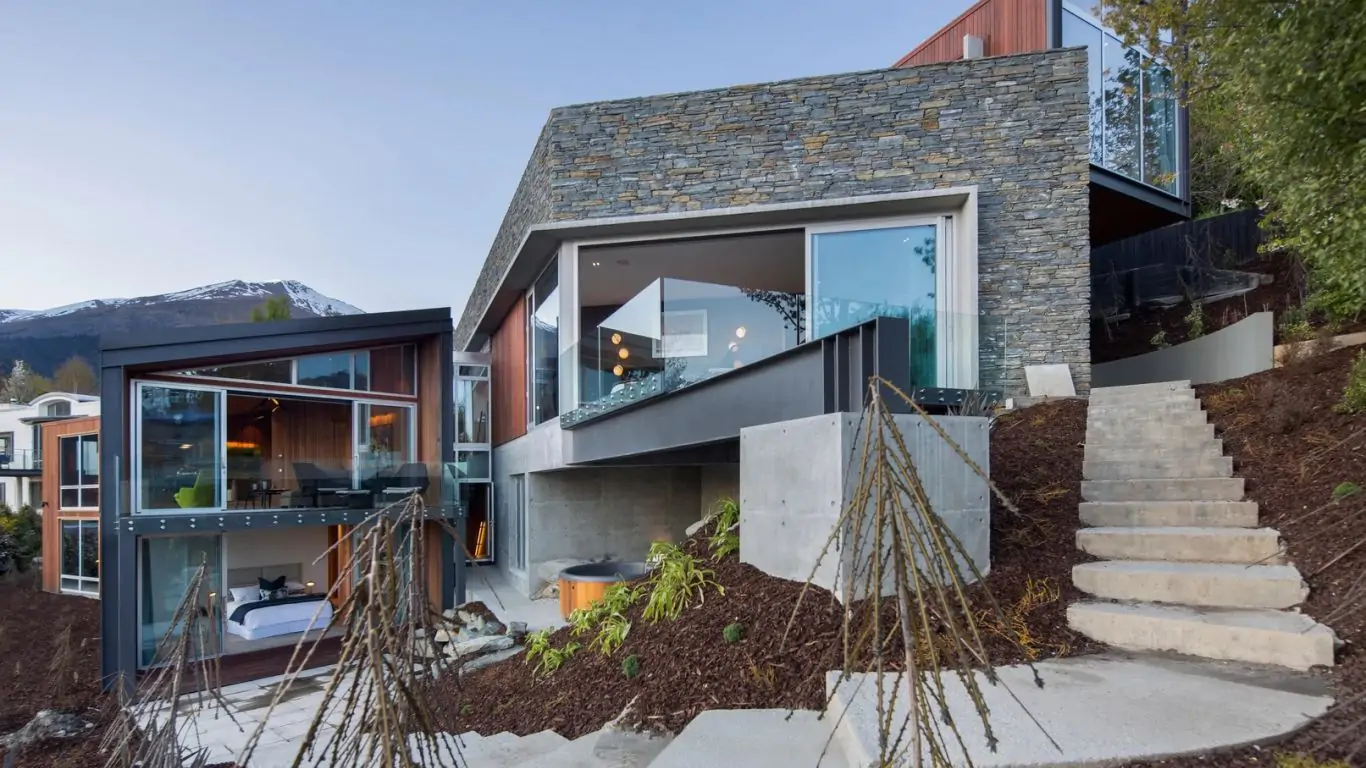 Ladena | New Zealand