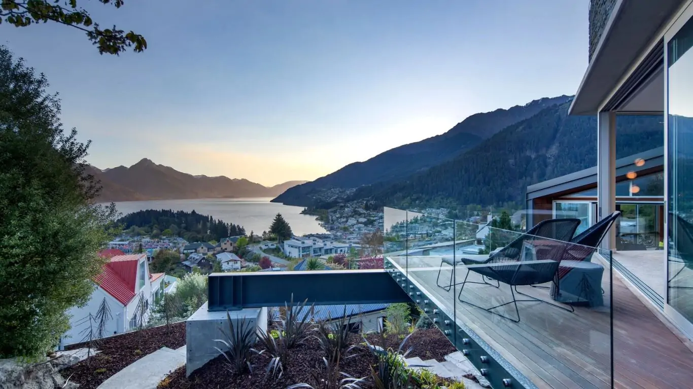 Ladena | New Zealand