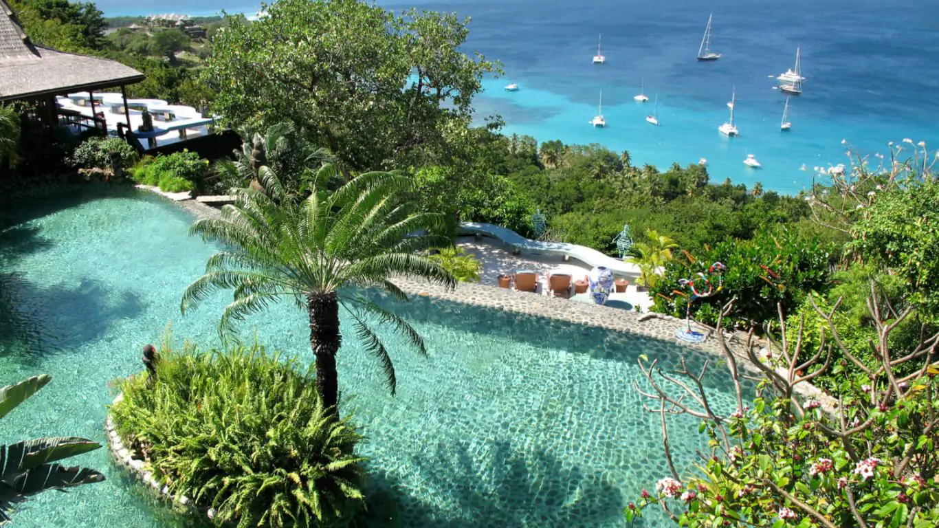 Mandalay Pearl | Saint Vincent and the Grenadines