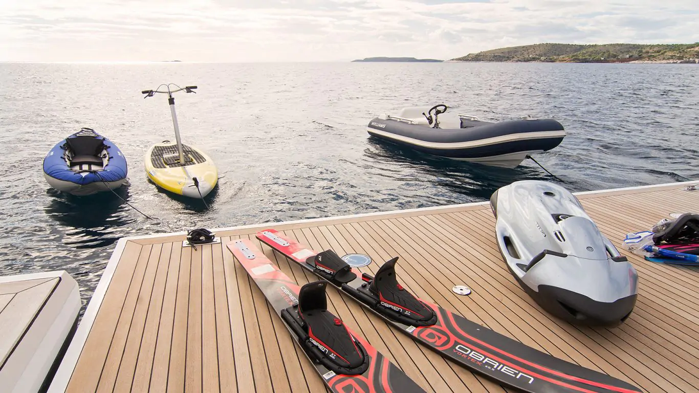 Yacht Memories Too 95 | Yachts