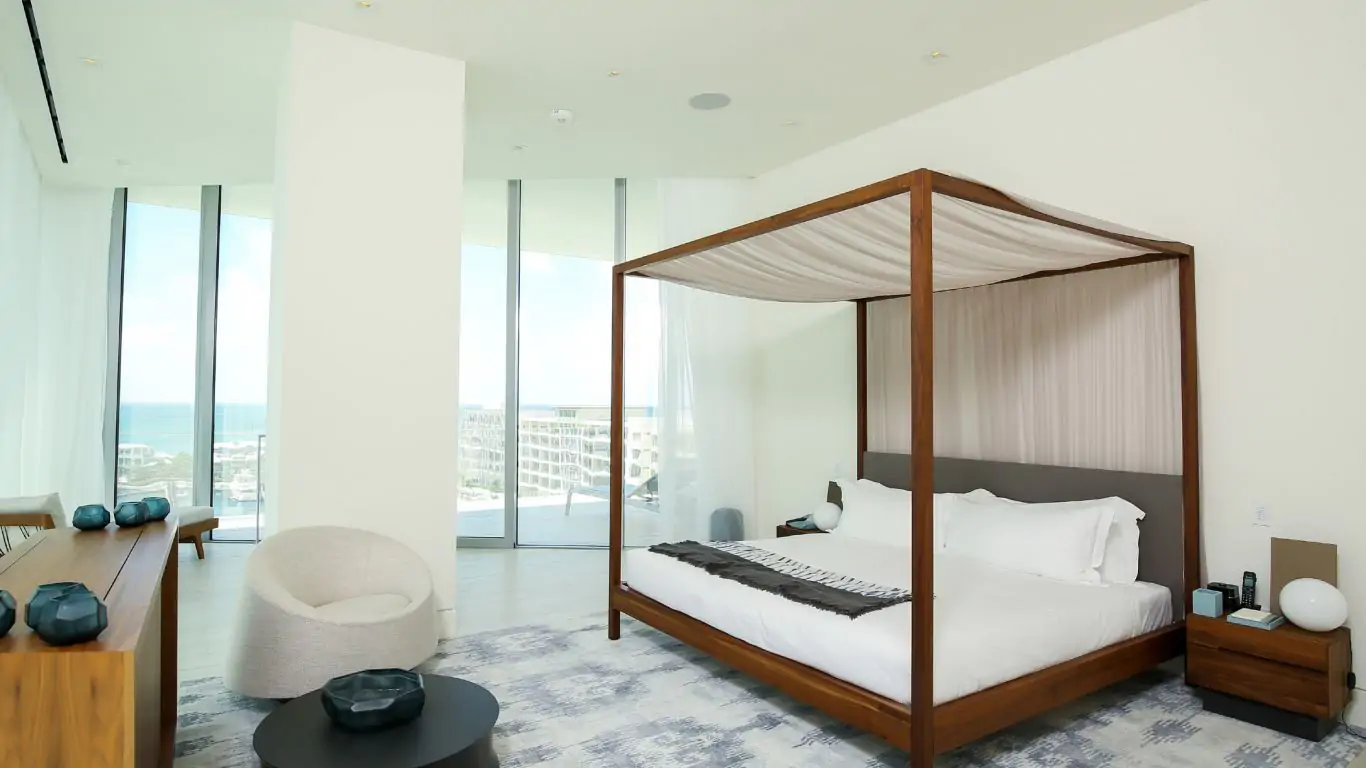 Penthouse Zach Albany | Bahamas