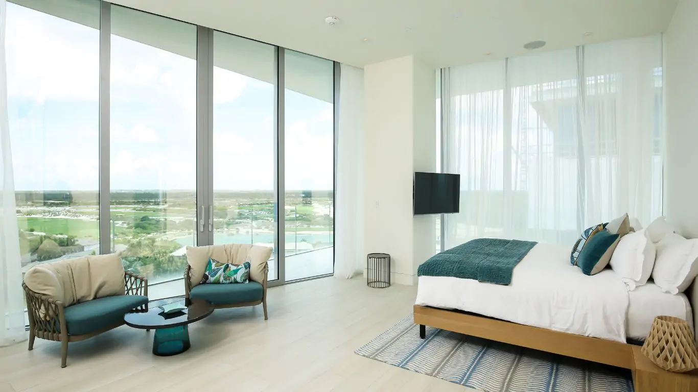 Penthouse Zach Albany | Bahamas