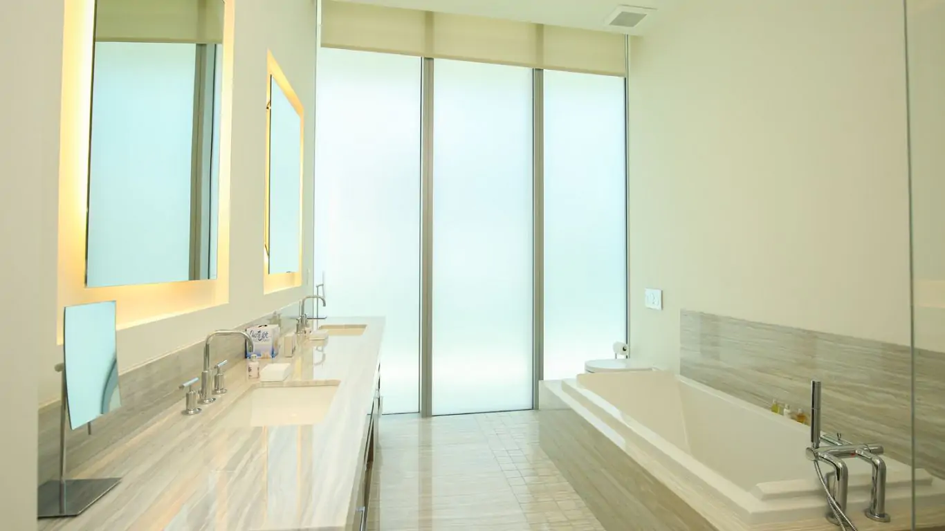 Penthouse Zach Albany | Bahamas