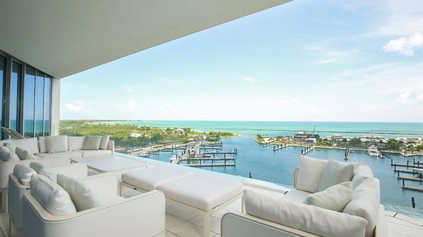 Penthouse Zach Albany | Bahamas