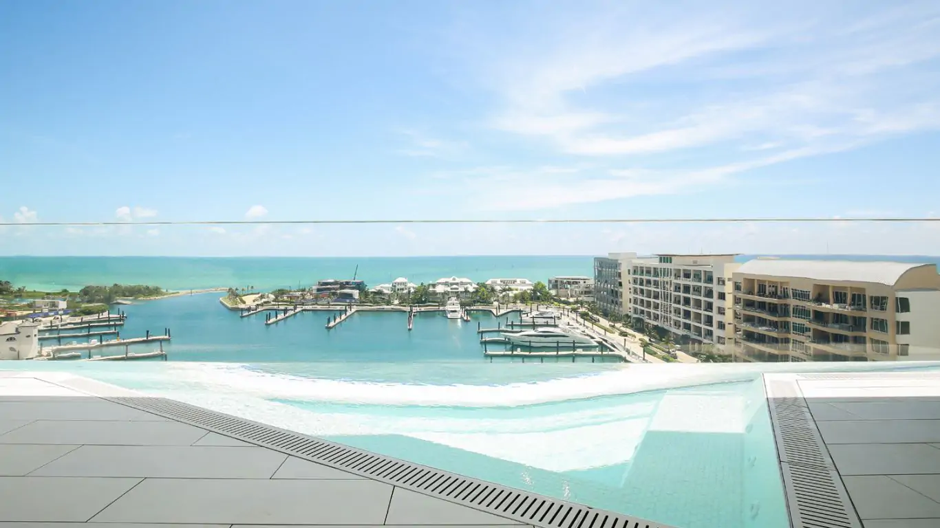 Penthouse Zach Albany | Bahamas