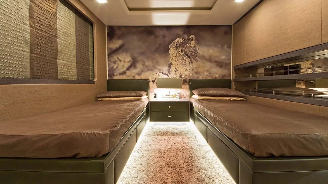 Yacht Liberty 164 | Yachts