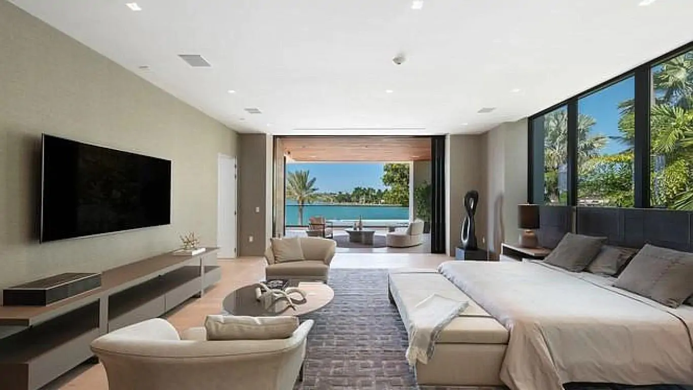 Villa Courtney | Miami