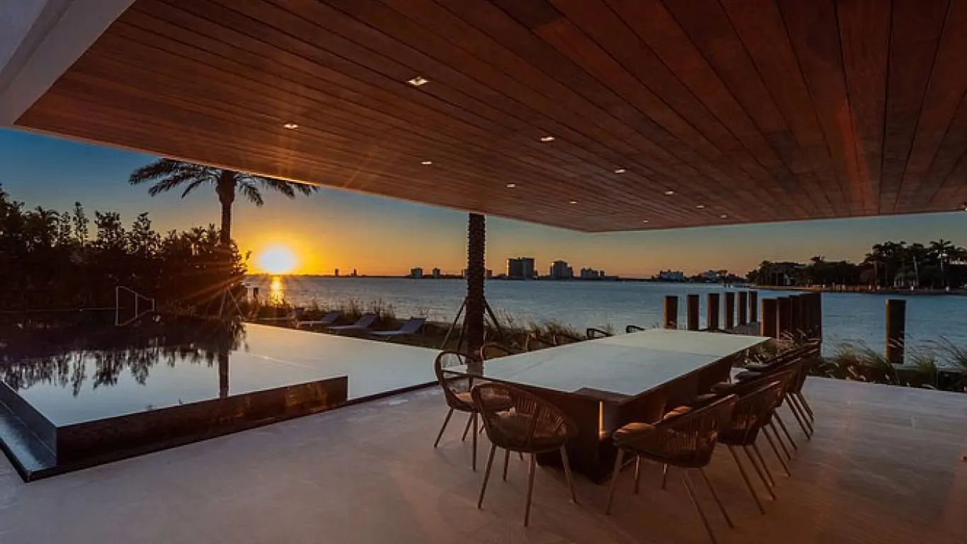 Villa Courtney | Miami