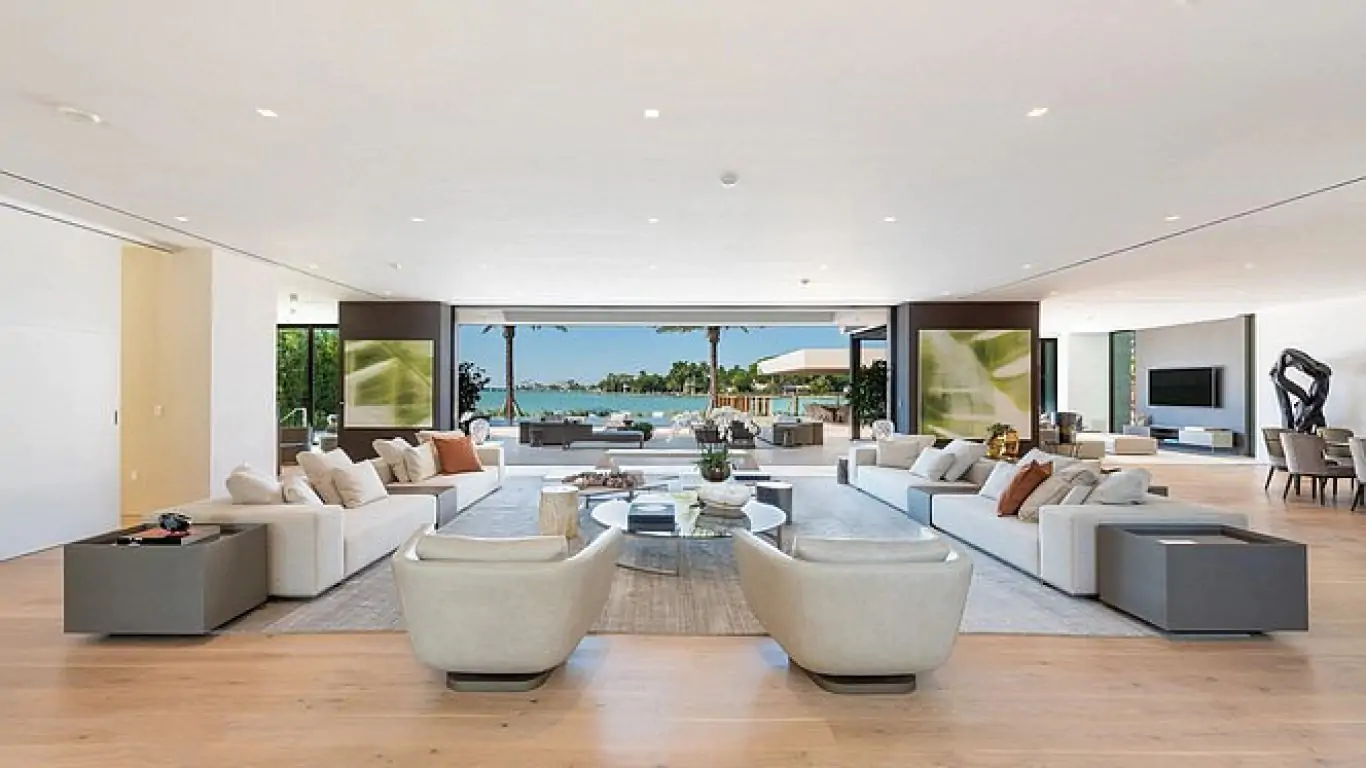 Villa Courtney | Miami