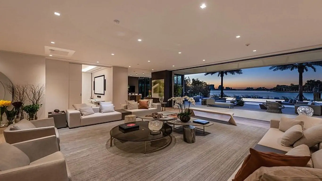 Villa Courtney | Miami