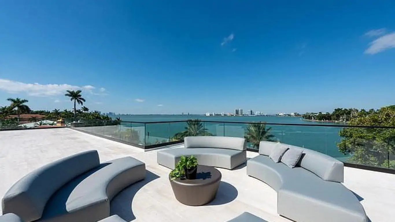 Villa Courtney | Miami