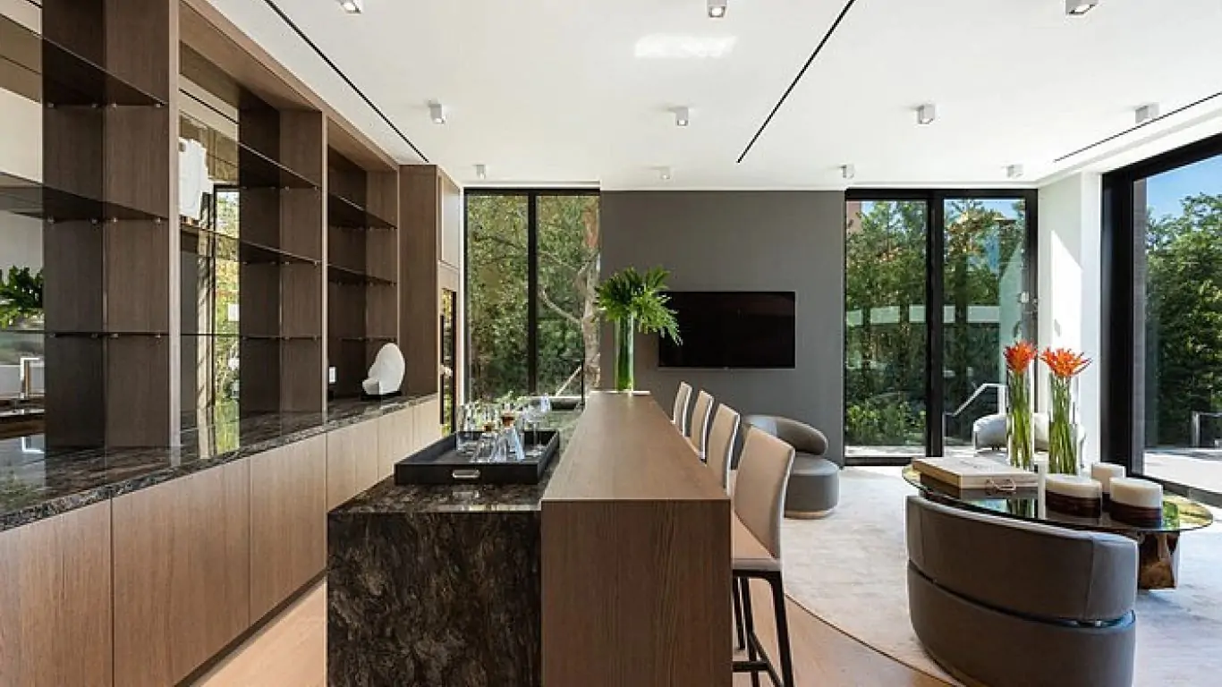 Villa Courtney | Miami