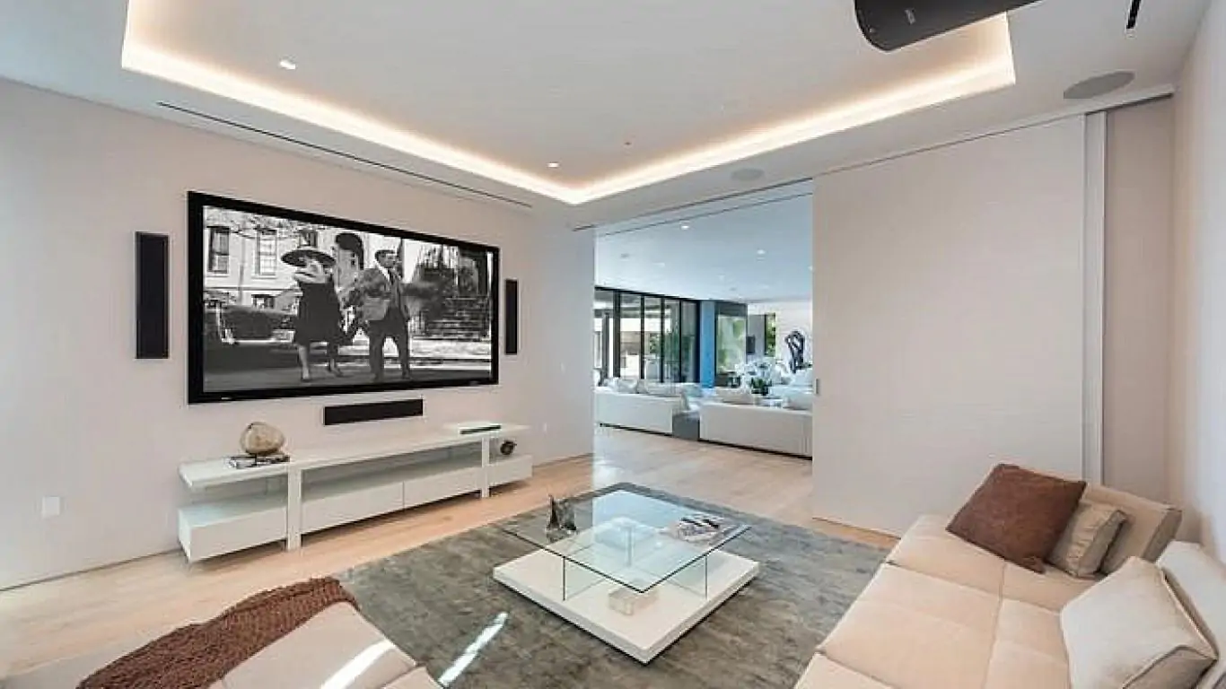 Villa Courtney | Miami