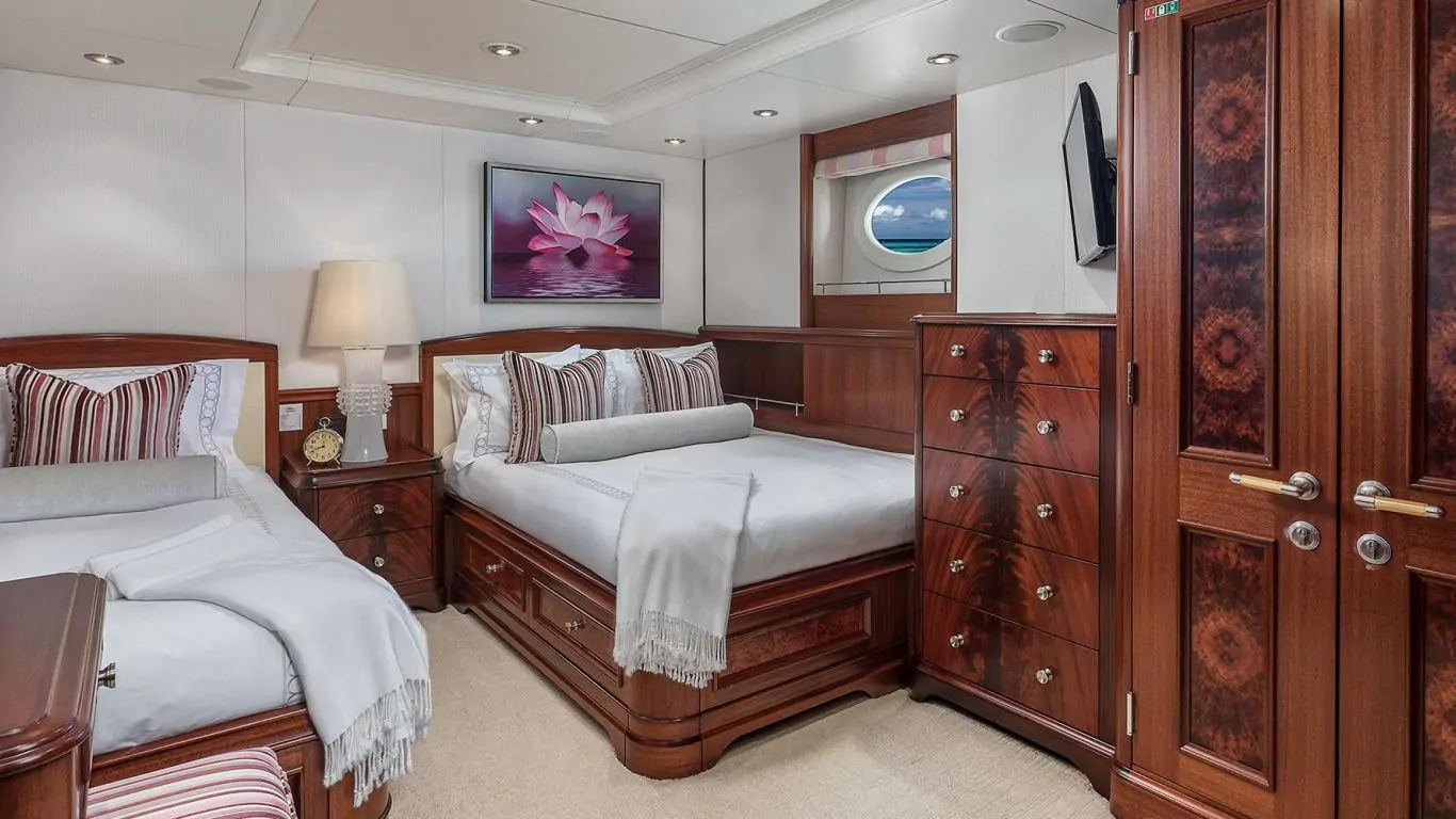 Yacht Avalon 151 | Yachts