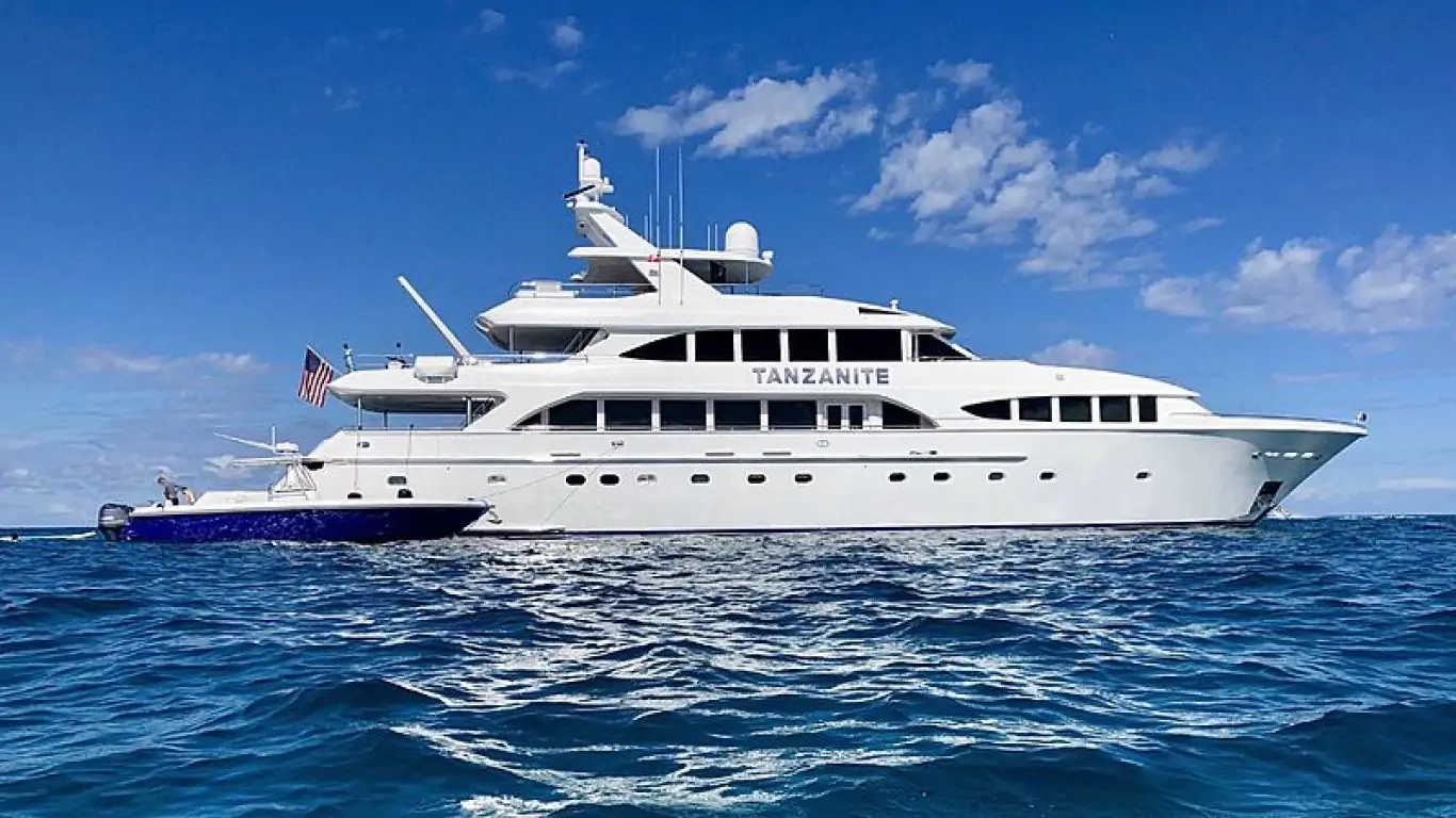 Yacht Tanzanite 145 | Yachts