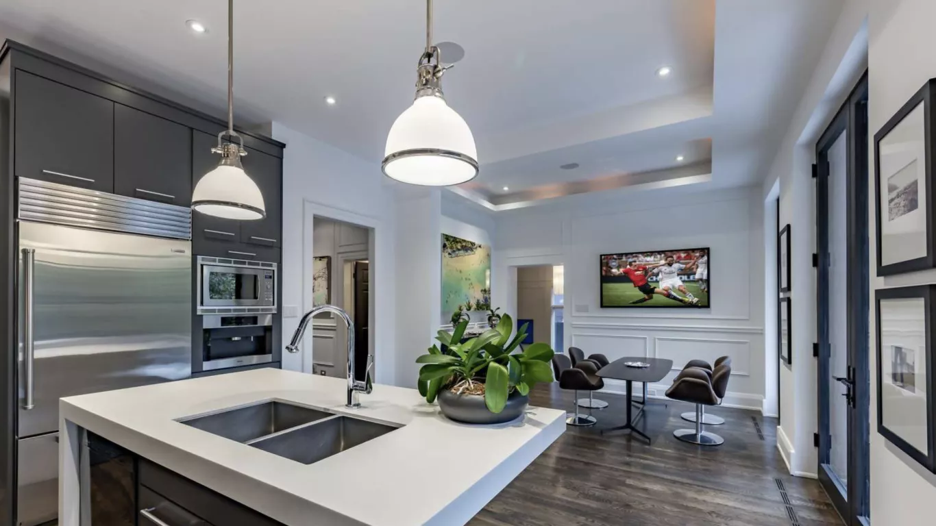 Villa Helena | Toronto