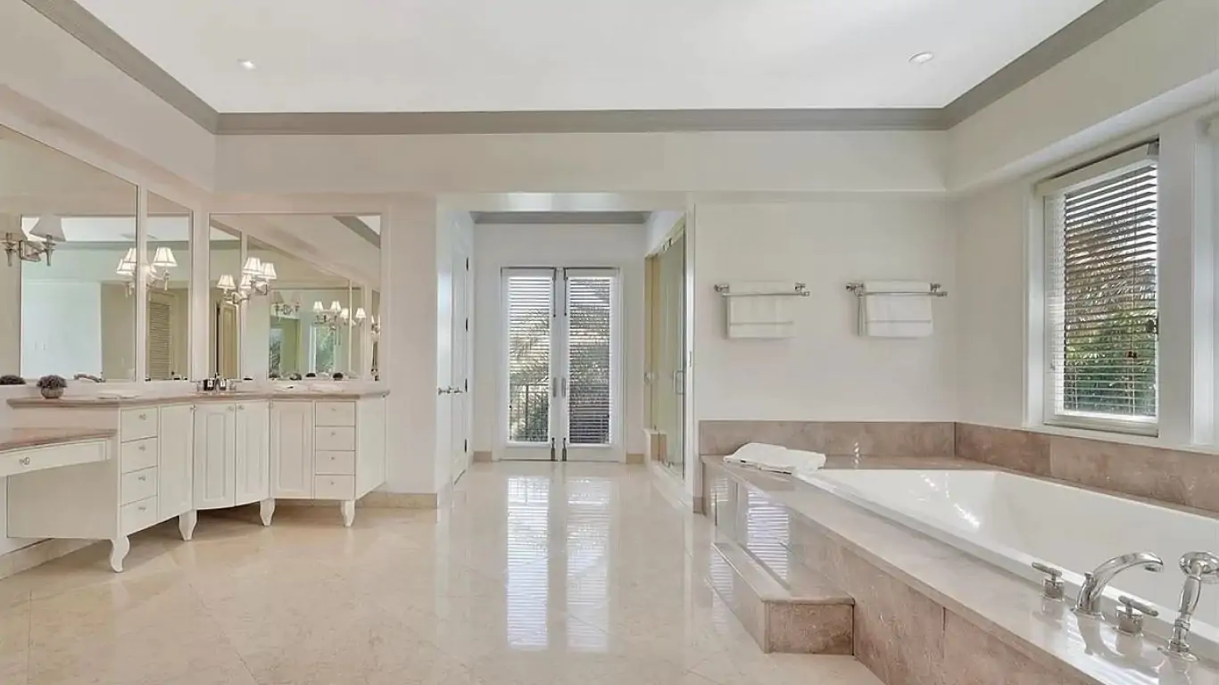 Villa Shannon | Miami