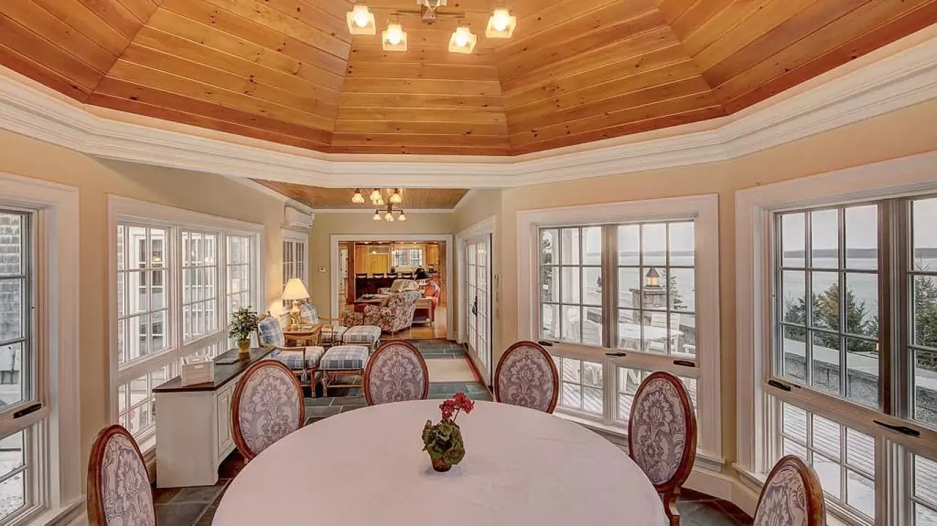 Villa Eastern Watch | Maine