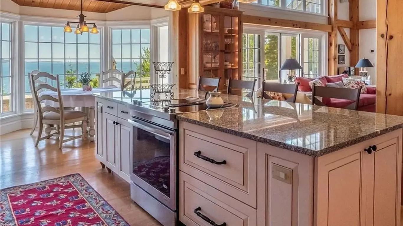 Villa Eastern Watch | Maine