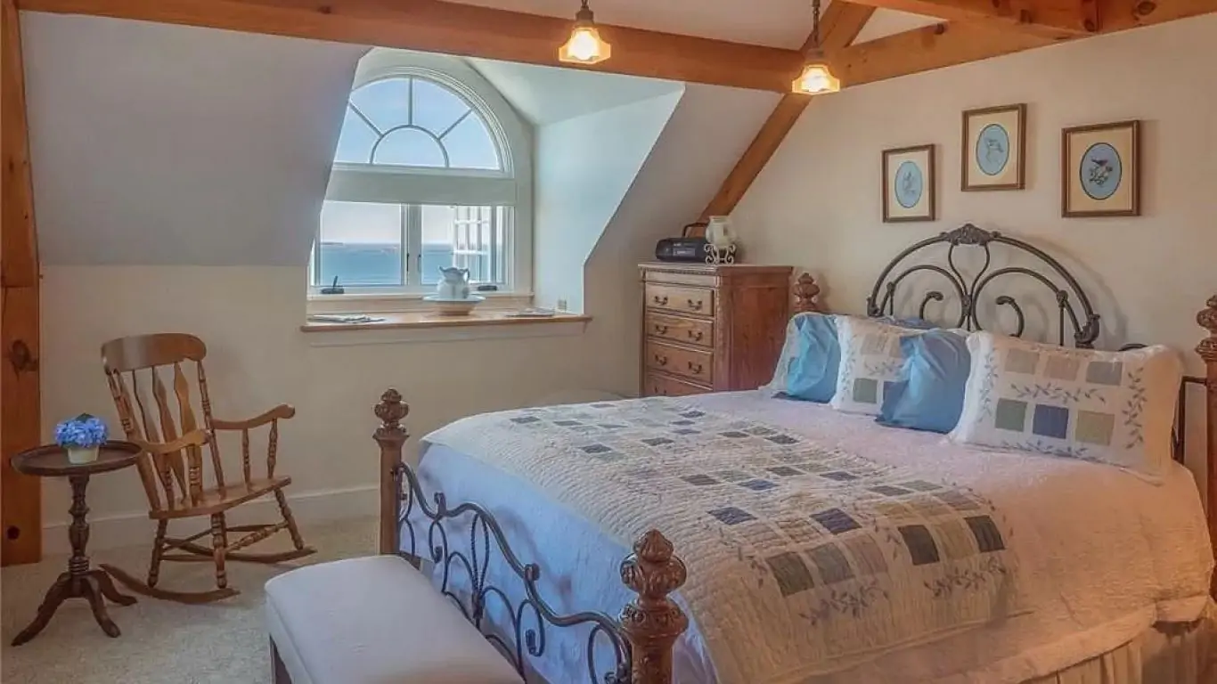 Villa Eastern Watch | Maine