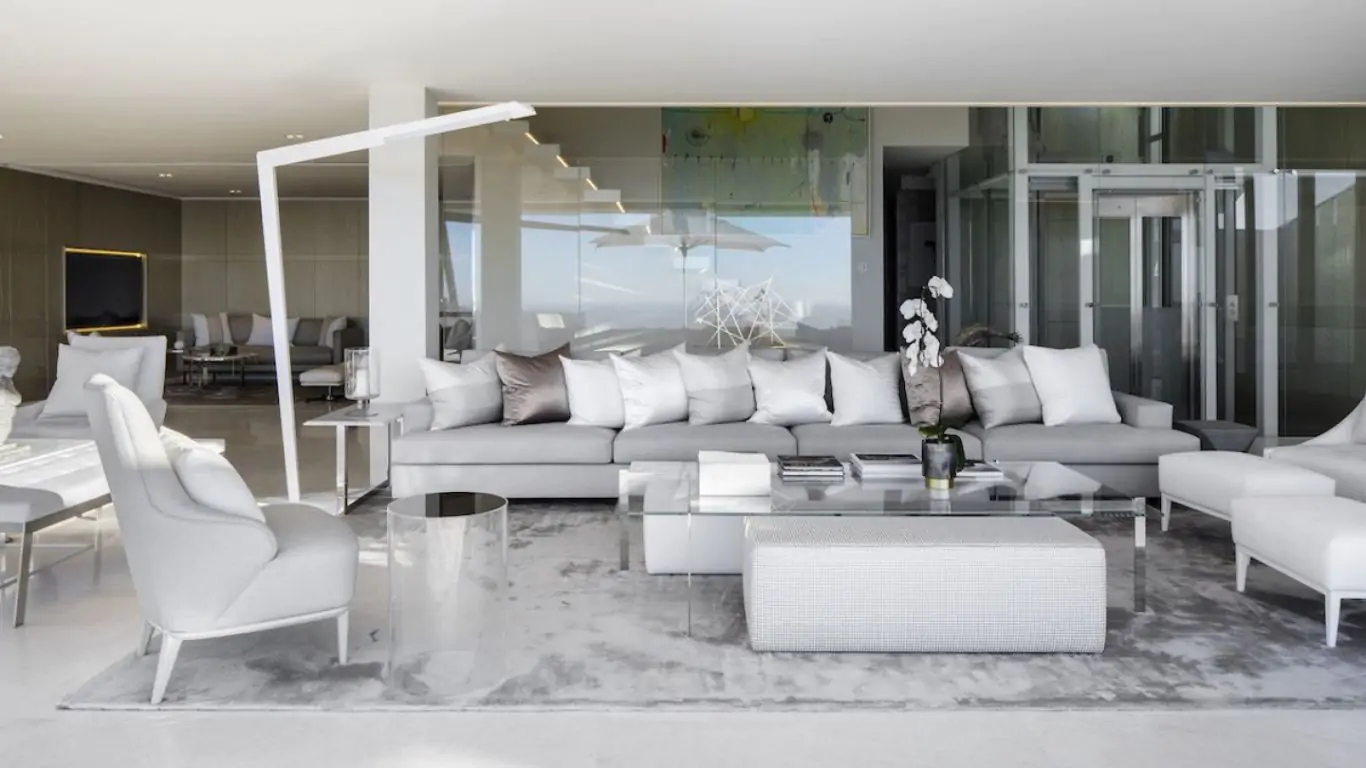 Villa Lily | Cape Town