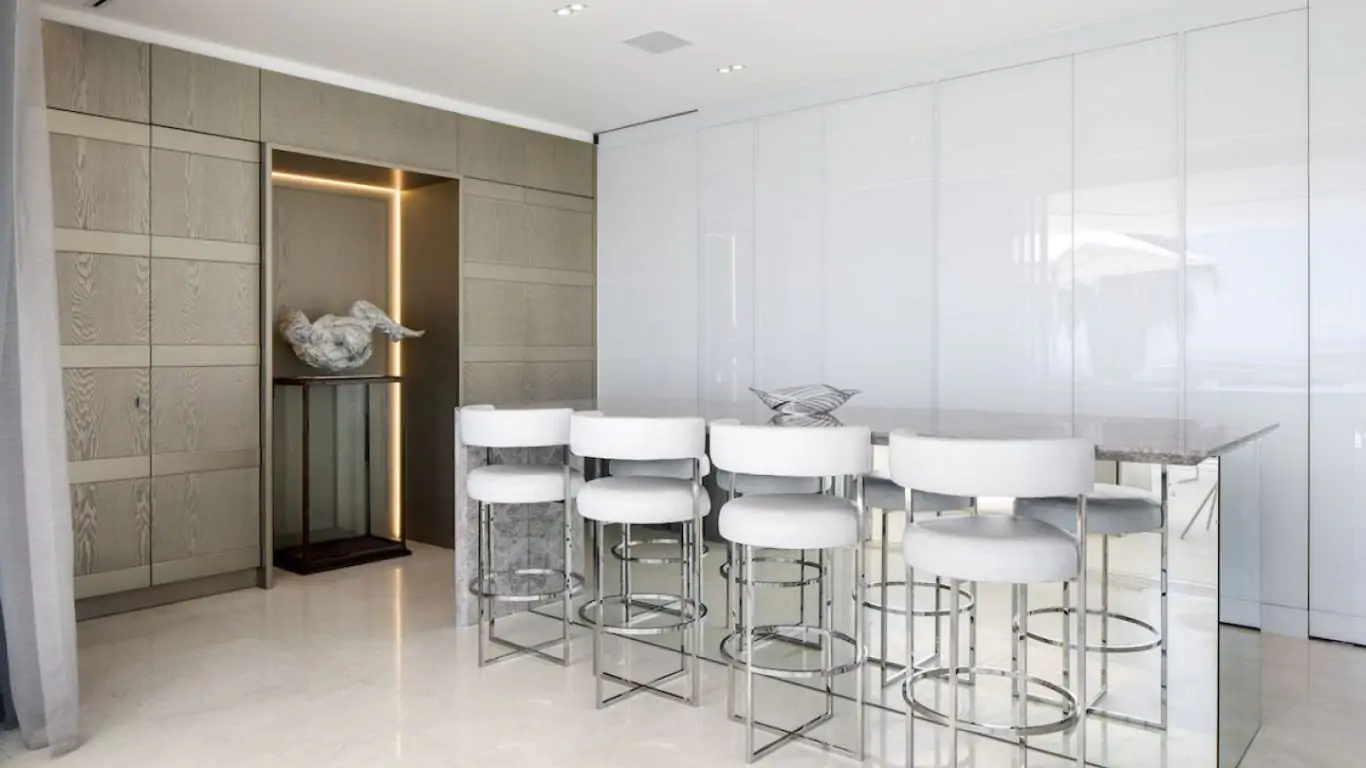 Villa Lily | Cape Town
