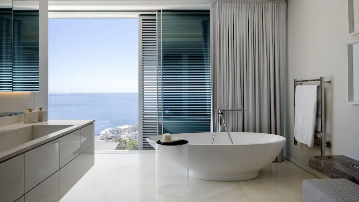 Villa Lily | Cape Town