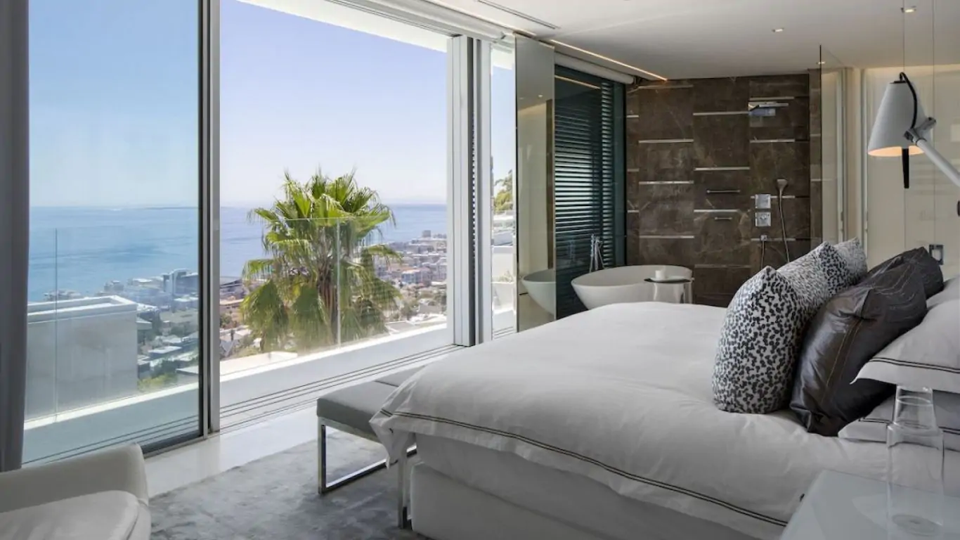 Villa Lily | Cape Town