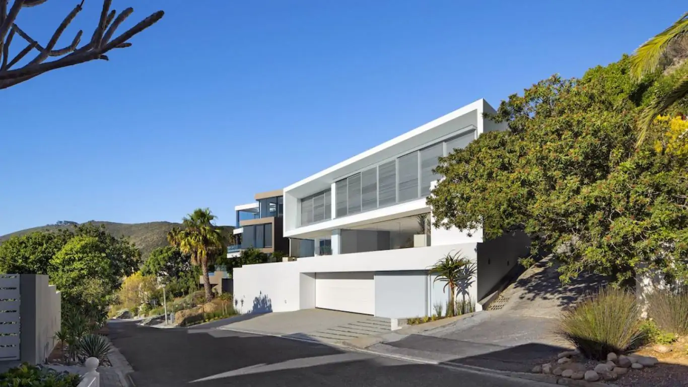 Villa Lily | Cape Town