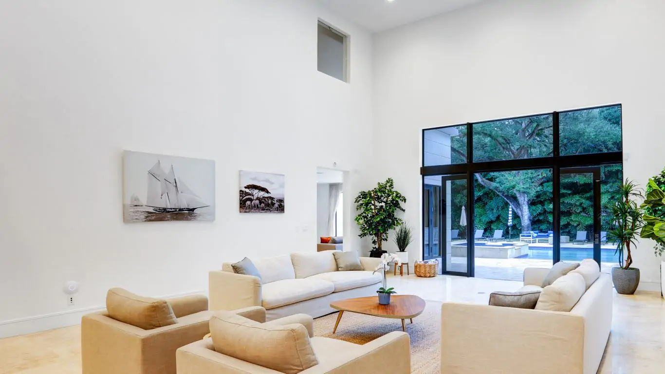 Villa Agatha | Miami