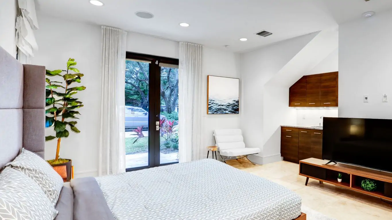 Villa Agatha | Miami