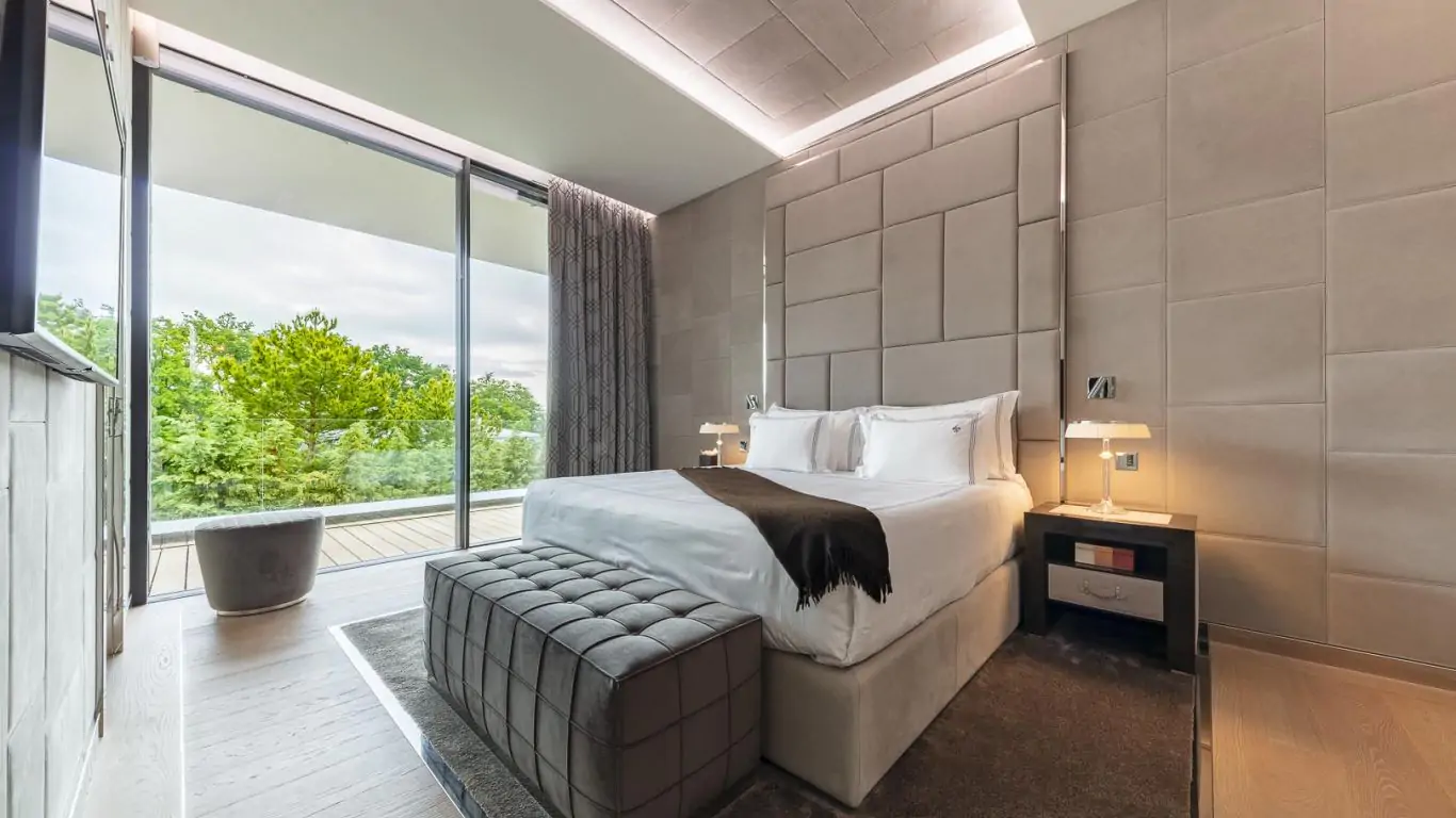 Ultima Geneva Grand Villa | Geneva