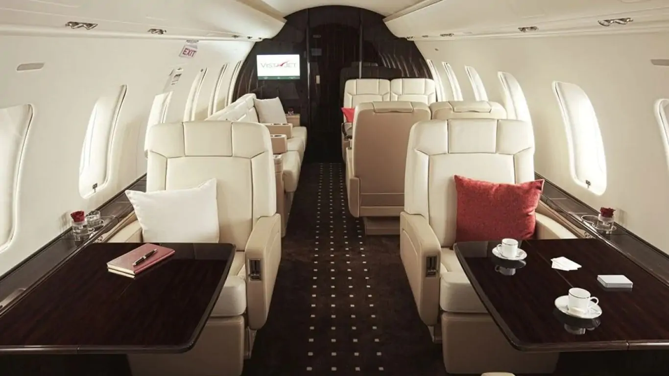 Bombardier Challenger 605 | Private Jets