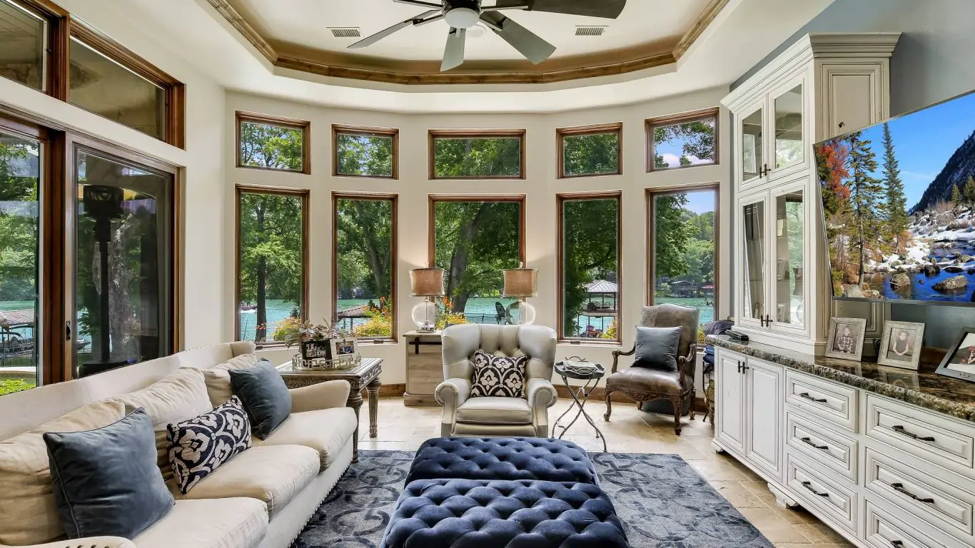 Villa Penelope | Austin